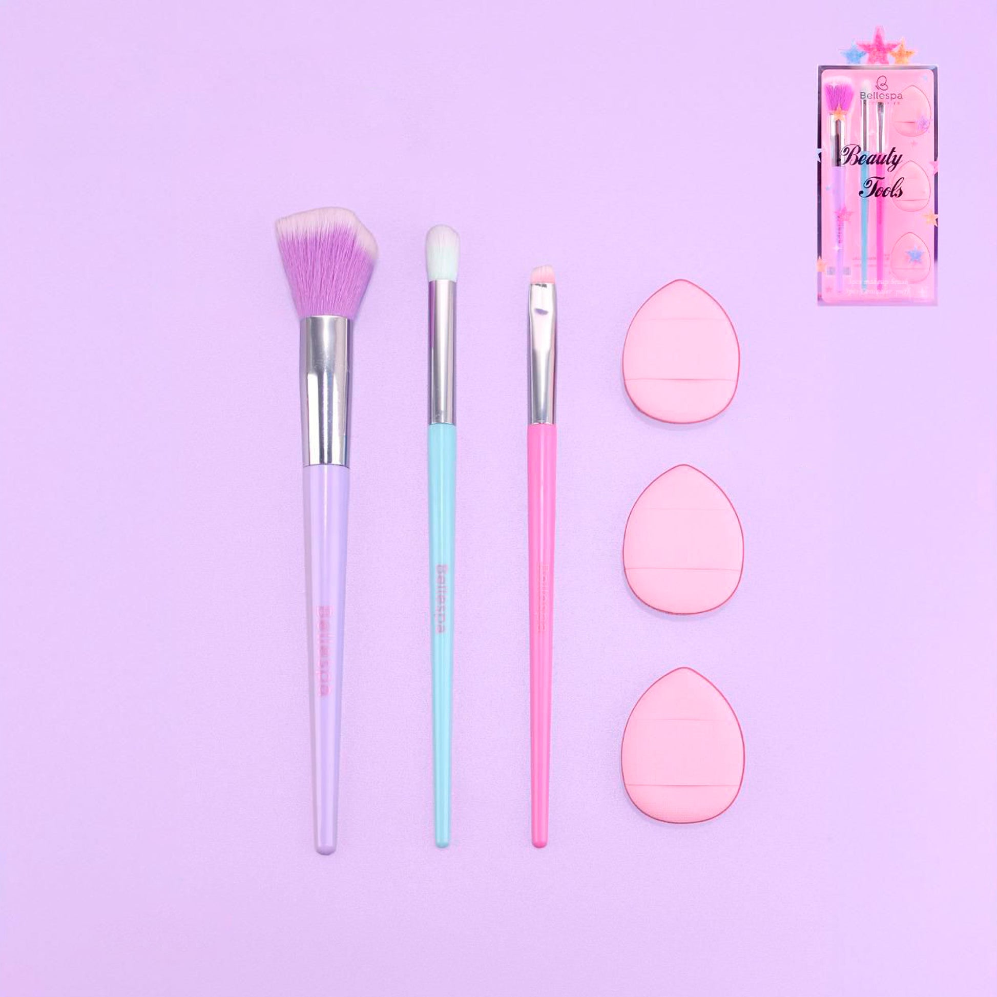 Beauty Tools Set de Brochas y Blender Bellespa 3 brochas multicolor y 3 mini blenders rosa sobre fondo lila vista completa