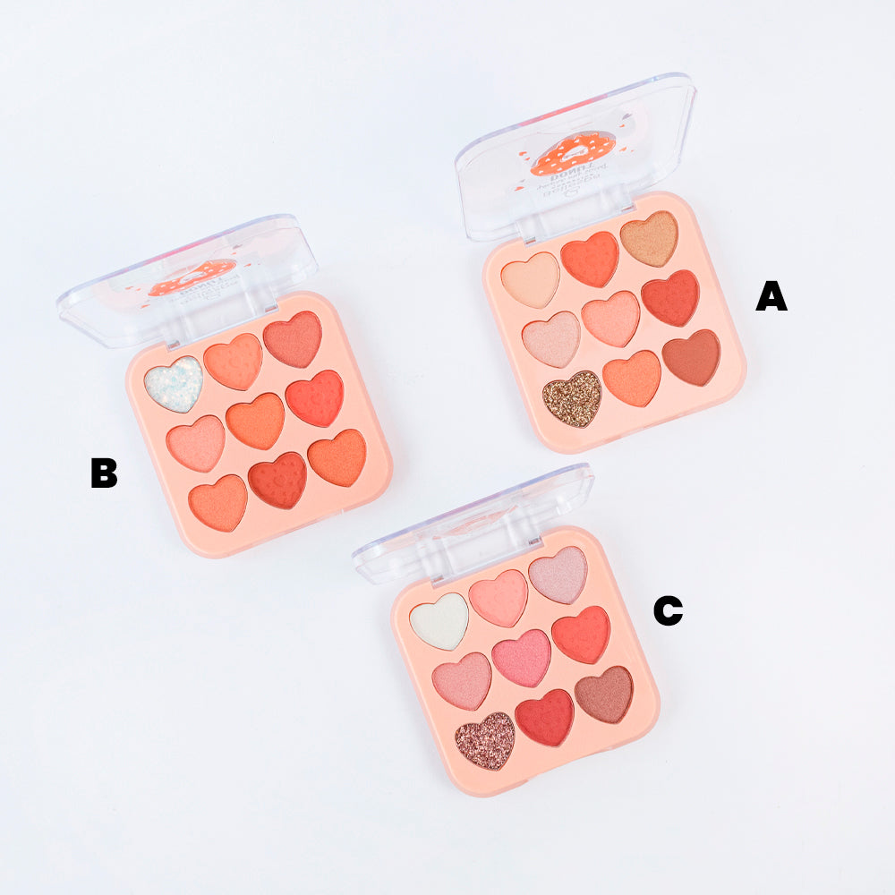 Tres variantes A, B y C de la Paleta de Sombras You're My Sweet Donut Bellespa Cosmetics abiertas mostrando sus 9 tonos en panes de corazón en tonalidades nude, coral, terracota y glitter