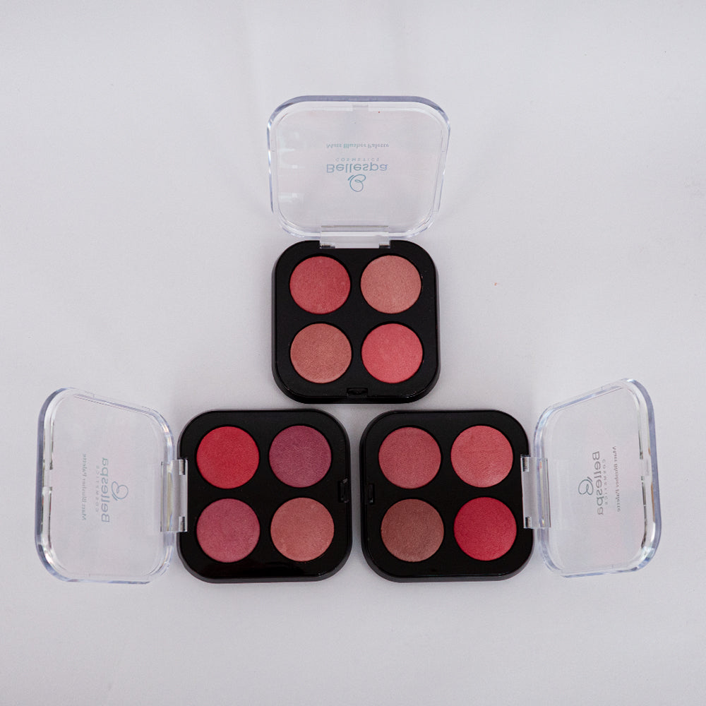 Tres paletas de rubor mate Bellespa Cosmetics abiertas mostrando 4 tonos rosas y corales, estuche compacto negro con tapa transparente