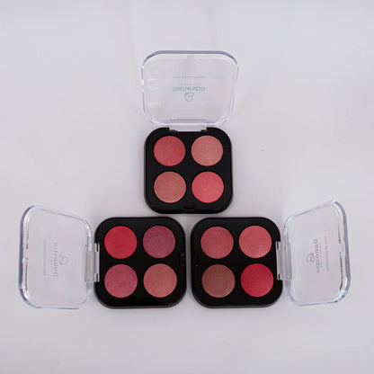 Tres paletas de rubor mate Bellespa Cosmetics abiertas mostrando 4 tonos rosas y corales, estuche compacto negro con tapa transparente