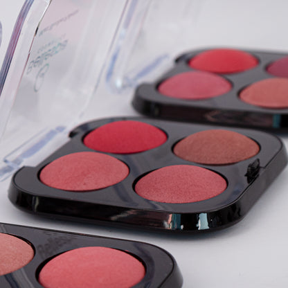 Detalle de paleta de rubor mate Bellespa Cosmetics con 4 tonos en rosas, coral y marrón rosado, acabado mate y textura en polvo
