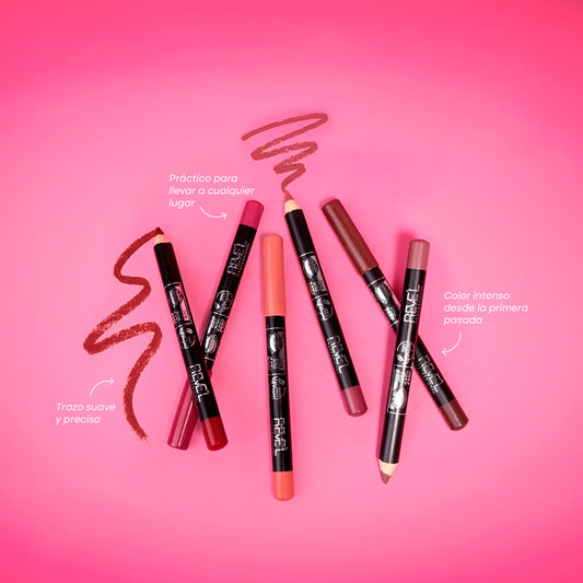 Lápiz Labial Crayon Reve'l en tonos rojo, nude rosa, marrón oscuro, vino y nude beige, color intenso desde la primera pasada con trazo suave y preciso