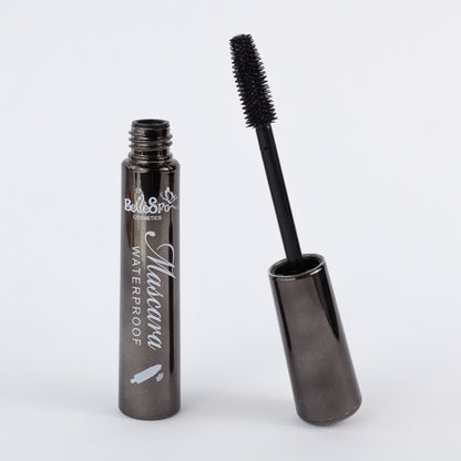 Bellespa Mascara Waterproof tubo coffee abierto con cepillo sobre fondo blanco