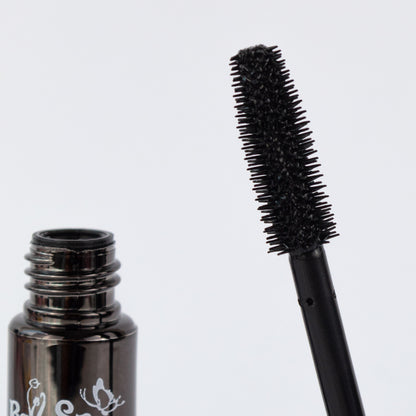 Detalle del cepillo de la Bellespa Mascara Waterproof Coffee sobre fondo blanco
