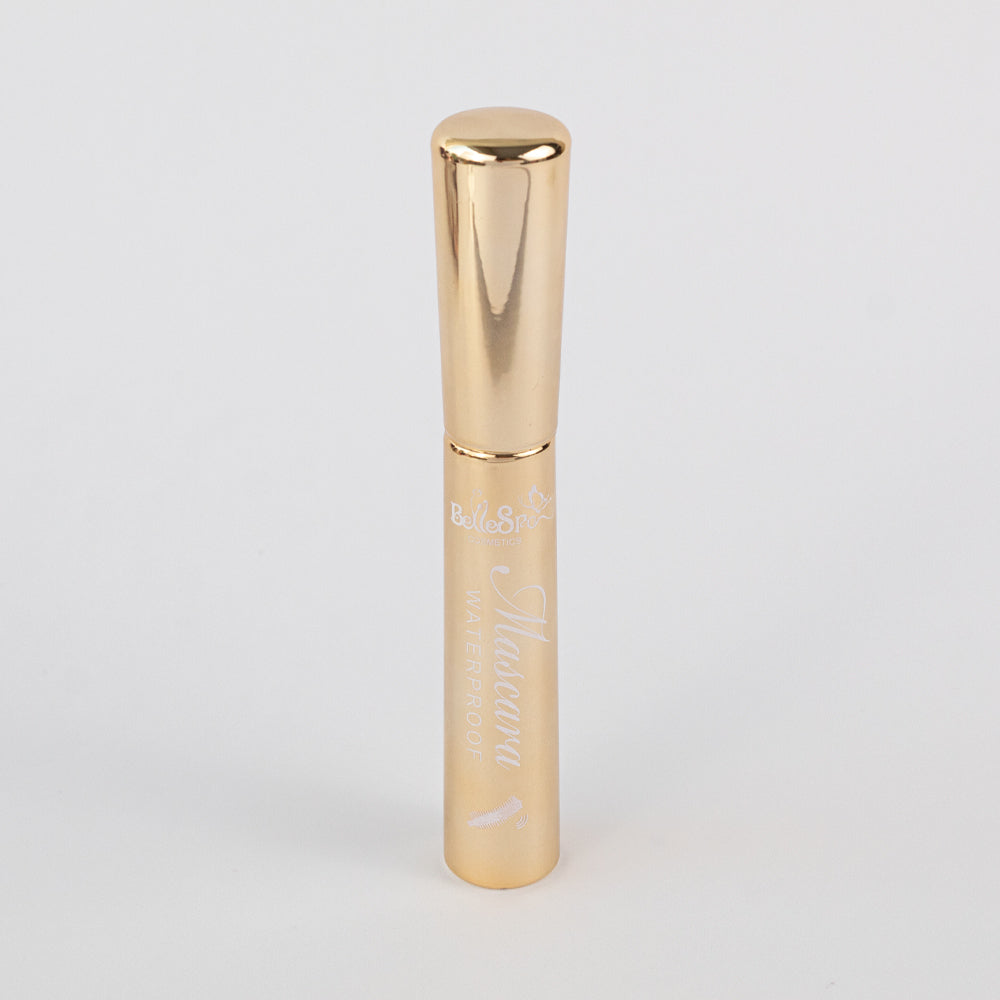 Bellespa Mascara Waterproof en tubo dorado y tubo gunmetal coffee sobre fondo blanco