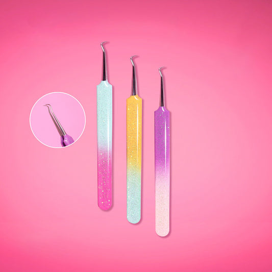 Pinza anti acné para puntos negros con punta curva de acero y mango glitter degradado en tres colores menta fucsia amarillo celeste y morado blanco