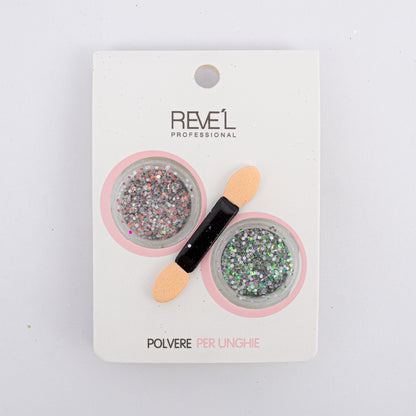 Decoración para uñas Revel Professional polvere per unghie glitter plateado y coral con aplicador sobre fondo blanco