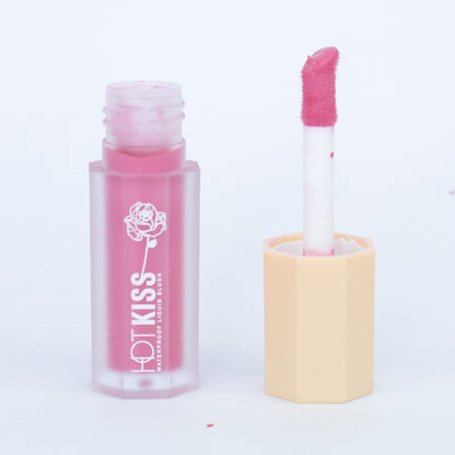 Rubor líquido Hot Kiss Waterproof abierto mostrando aplicador doe-foot en tono fucsia vibrante — Reve'l Professional 4ml