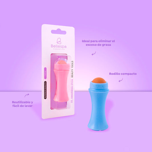 Rodillo facial antigrasa Oil Absorbing Stick Bellespa Cosmetics compacto reutilizable en colores rosa y celeste para eliminar exceso de grasa sobre fondo lila