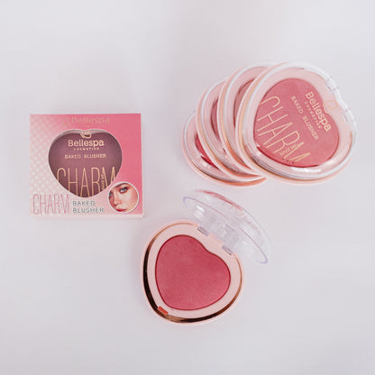 Rubor baked corazón Charm Make Me Bellespa Cosmetics abierto en tono rosa intenso, estuche compacto rosa con aro dorado y caja de empaque