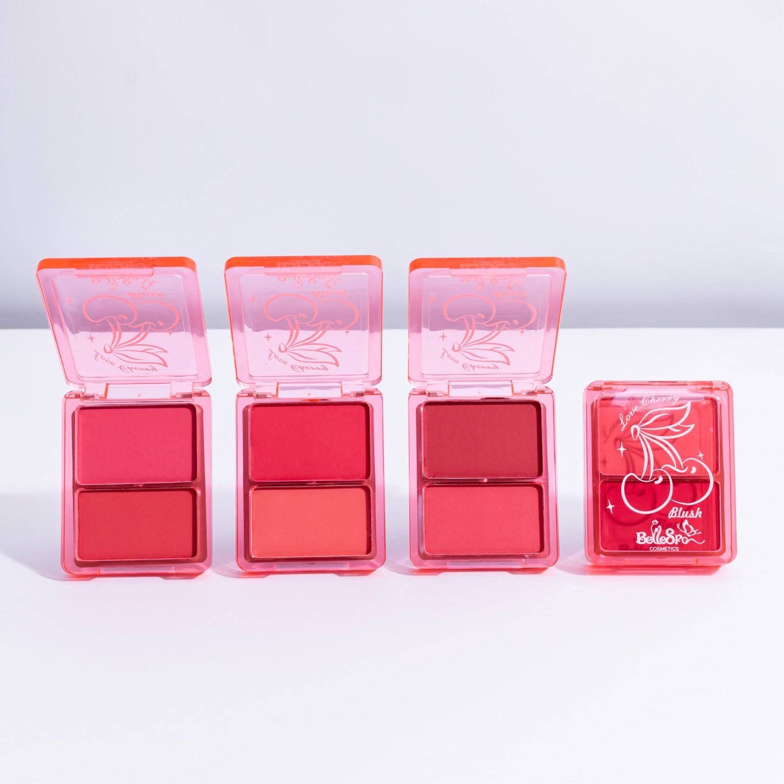 Dúo rubor Love Cherry Blush compacto con 2 tonos en polvo rojo y coral con ilustración de cerezas abierto — Bellespa Cosmetics