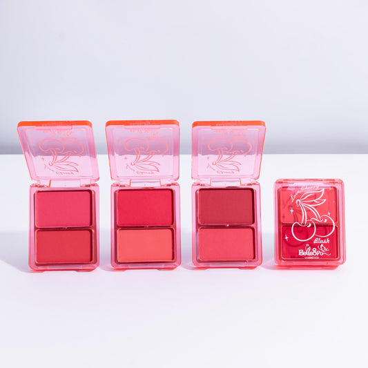 Dúo rubor Love Cherry Blush compacto con 2 tonos en polvo rojo y coral con ilustración de cerezas abierto — Bellespa Cosmetics