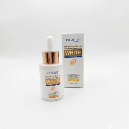 Serum Whitening Bright & White Bioaqua 30ml con proteína de leche y vitamina C, ilumina y unifica el tono de la piel