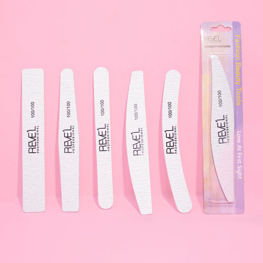 Set de 5 limas de uñas doble cara 100/100 Reve'l Professional en formas recta ovalada y banana para uñas acrílicas y gel sobre fondo rosado