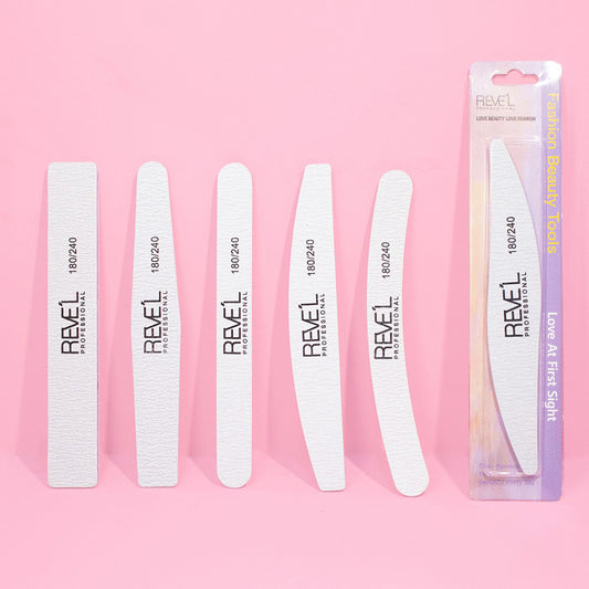 Set de 5 limas de uñas doble cara 180/240 Reve'l Professional en formas recta ovalada y banana para manicure profesional sobre fondo rosado